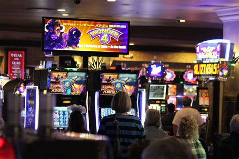  slot machines at 7 feathers casino